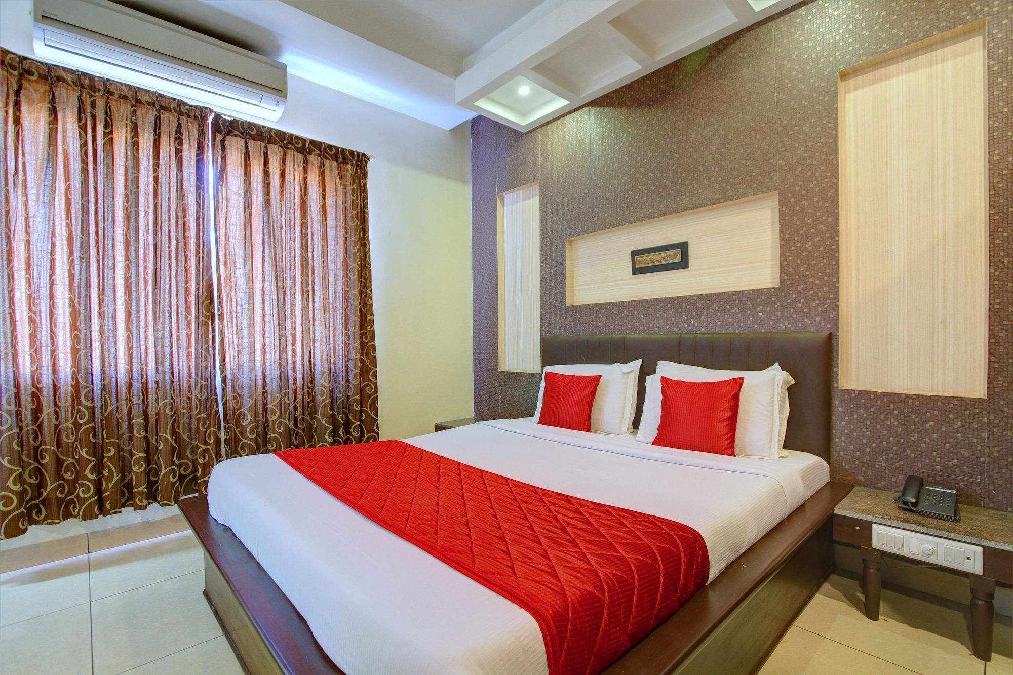 Oyo 4895 Abi Krishna Hotel Puduccseri Kültér fotó